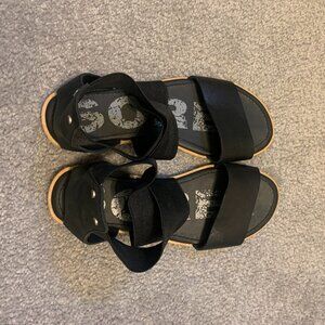 Sorel Ella II Women's Leather Sandals Cross Strap Flat Summer Shoe Size 6